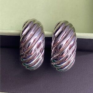 Vintage 18k Gold Hoop Shrimp Earrings